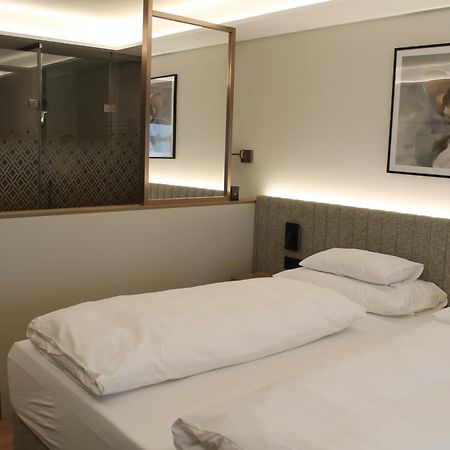 Hotel Schwarzer Baer Линц Экстерьер фото