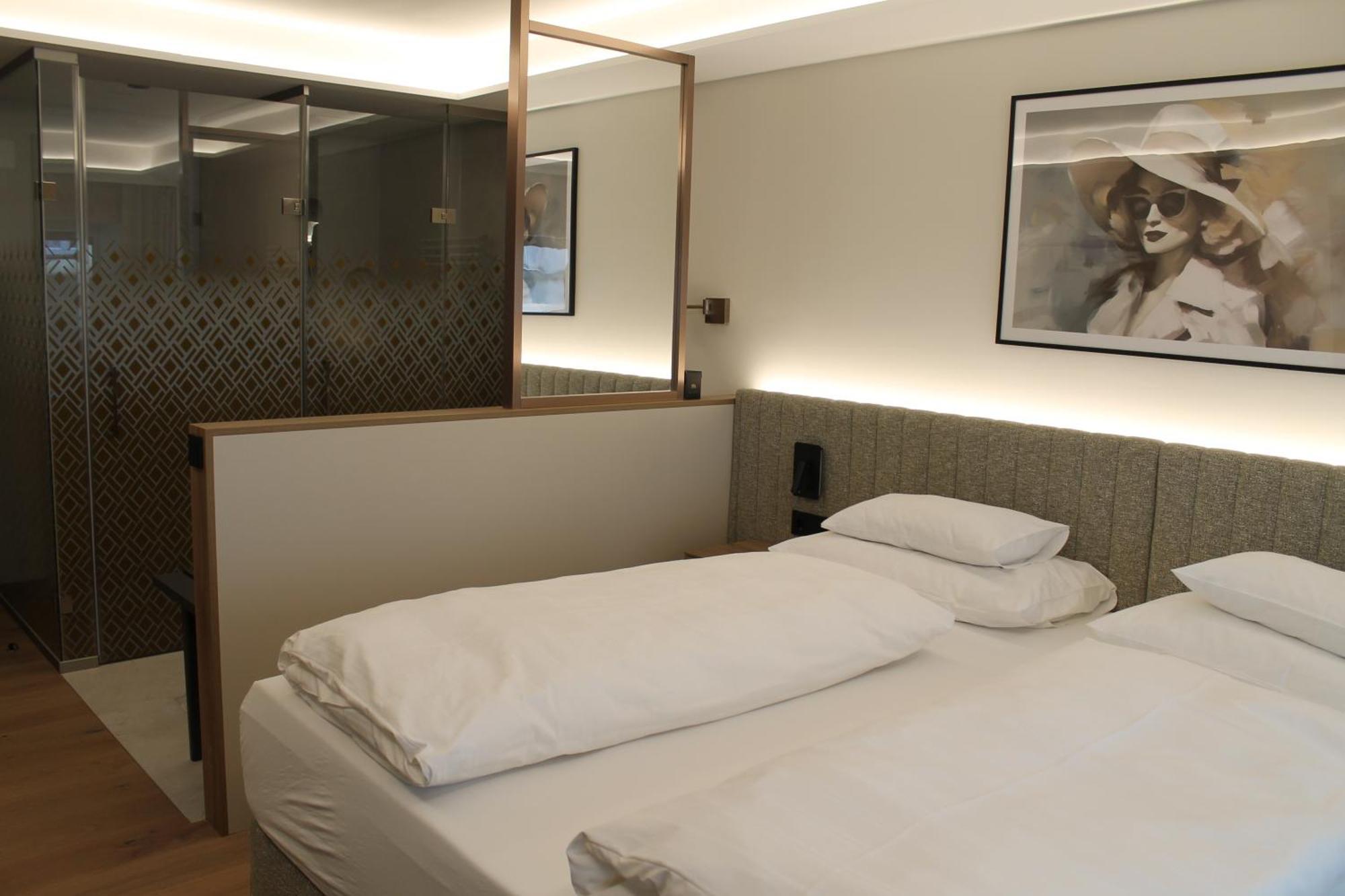 Hotel Schwarzer Baer Линц Экстерьер фото