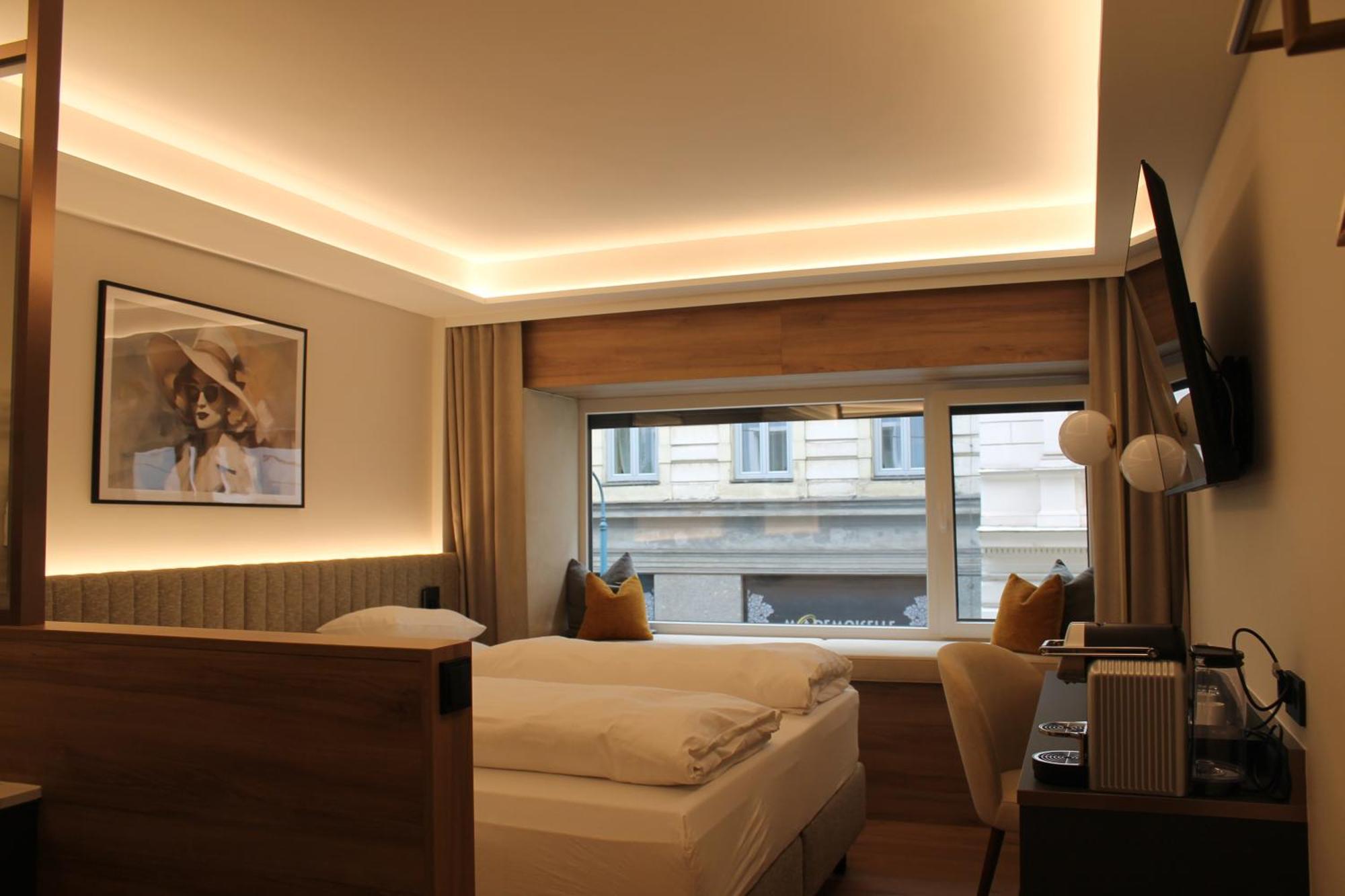 Hotel Schwarzer Baer Линц Экстерьер фото
