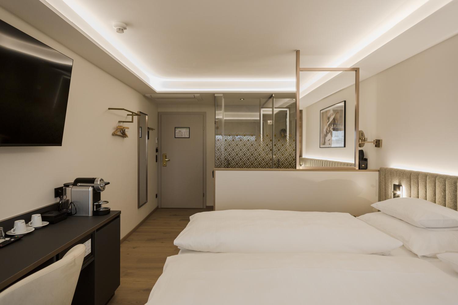 Hotel Schwarzer Baer Линц Экстерьер фото