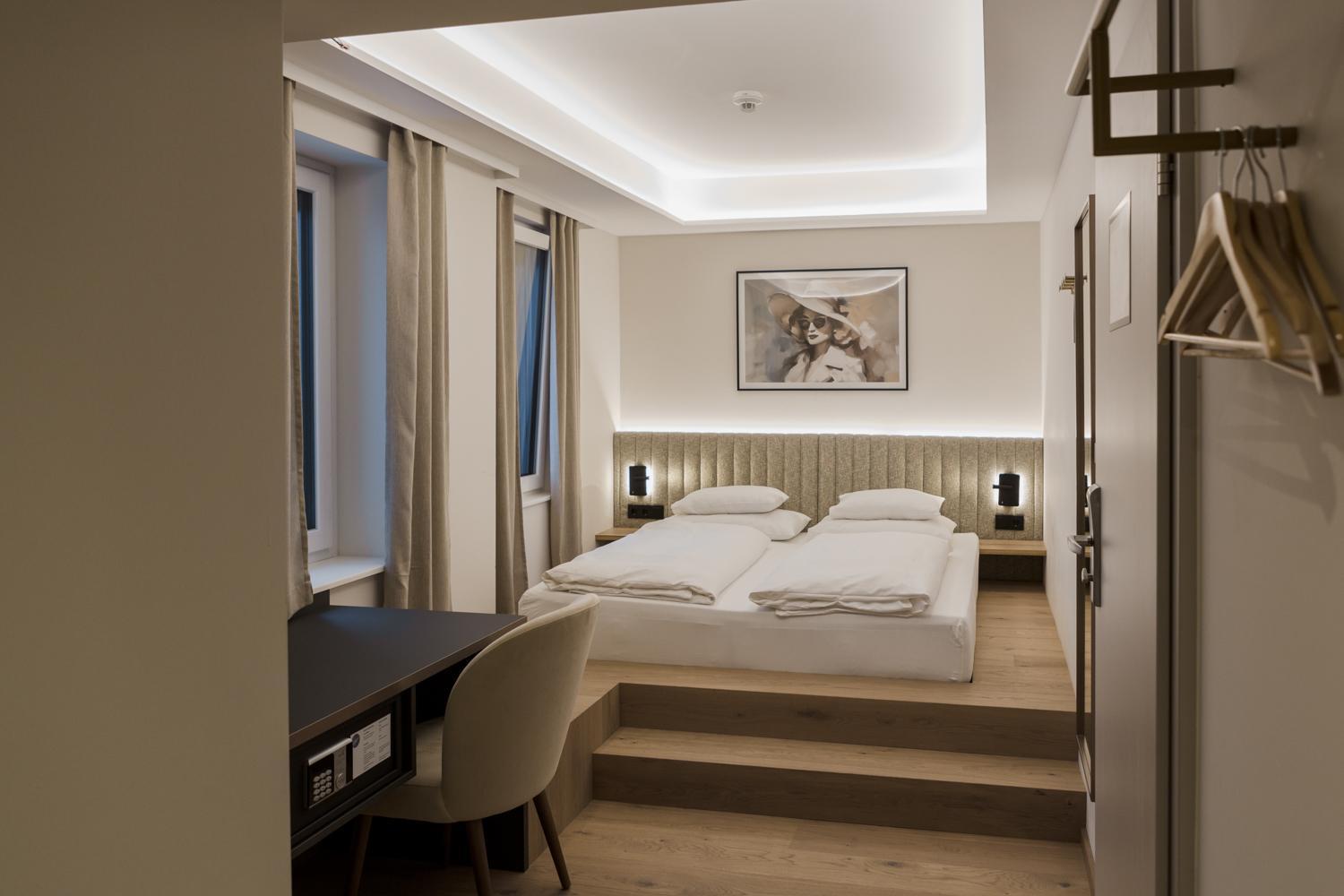 Hotel Schwarzer Baer Линц Экстерьер фото