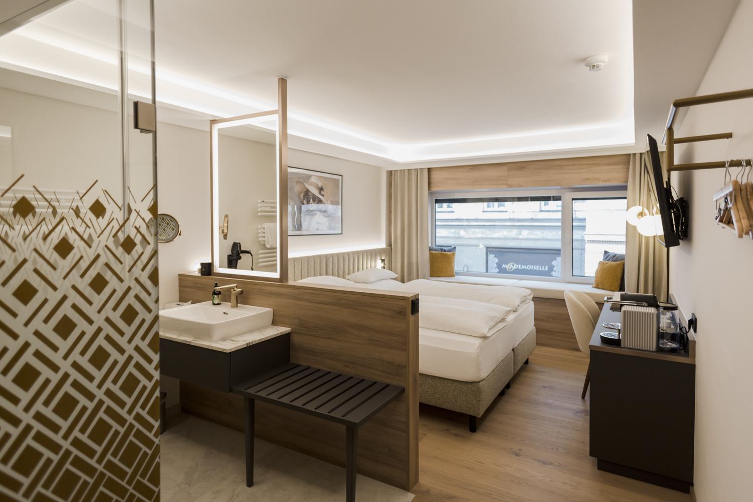 Hotel Schwarzer Baer Линц Экстерьер фото