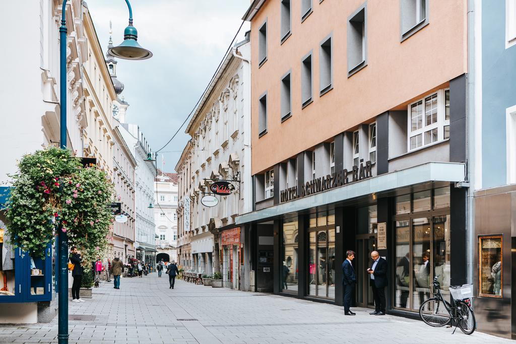 Hotel Schwarzer Baer Линц Экстерьер фото