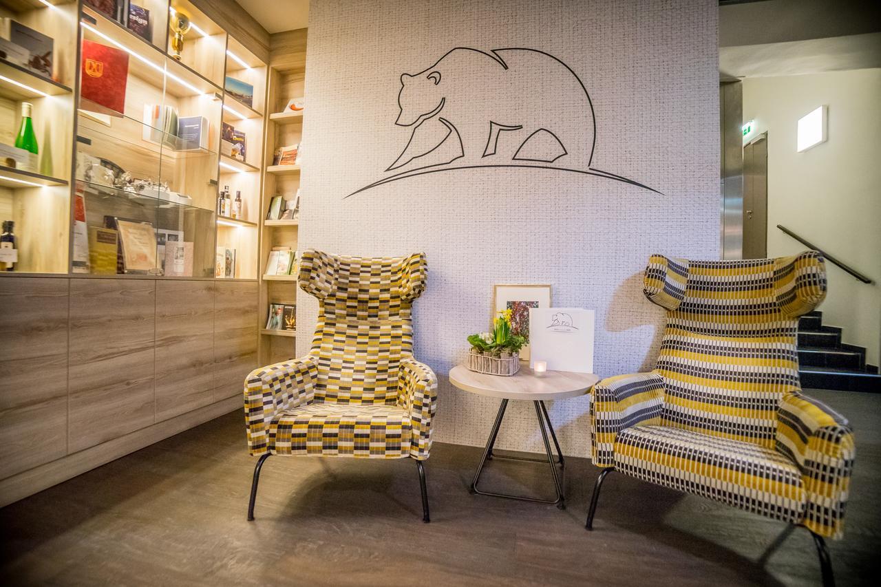 Hotel Schwarzer Baer Линц Экстерьер фото